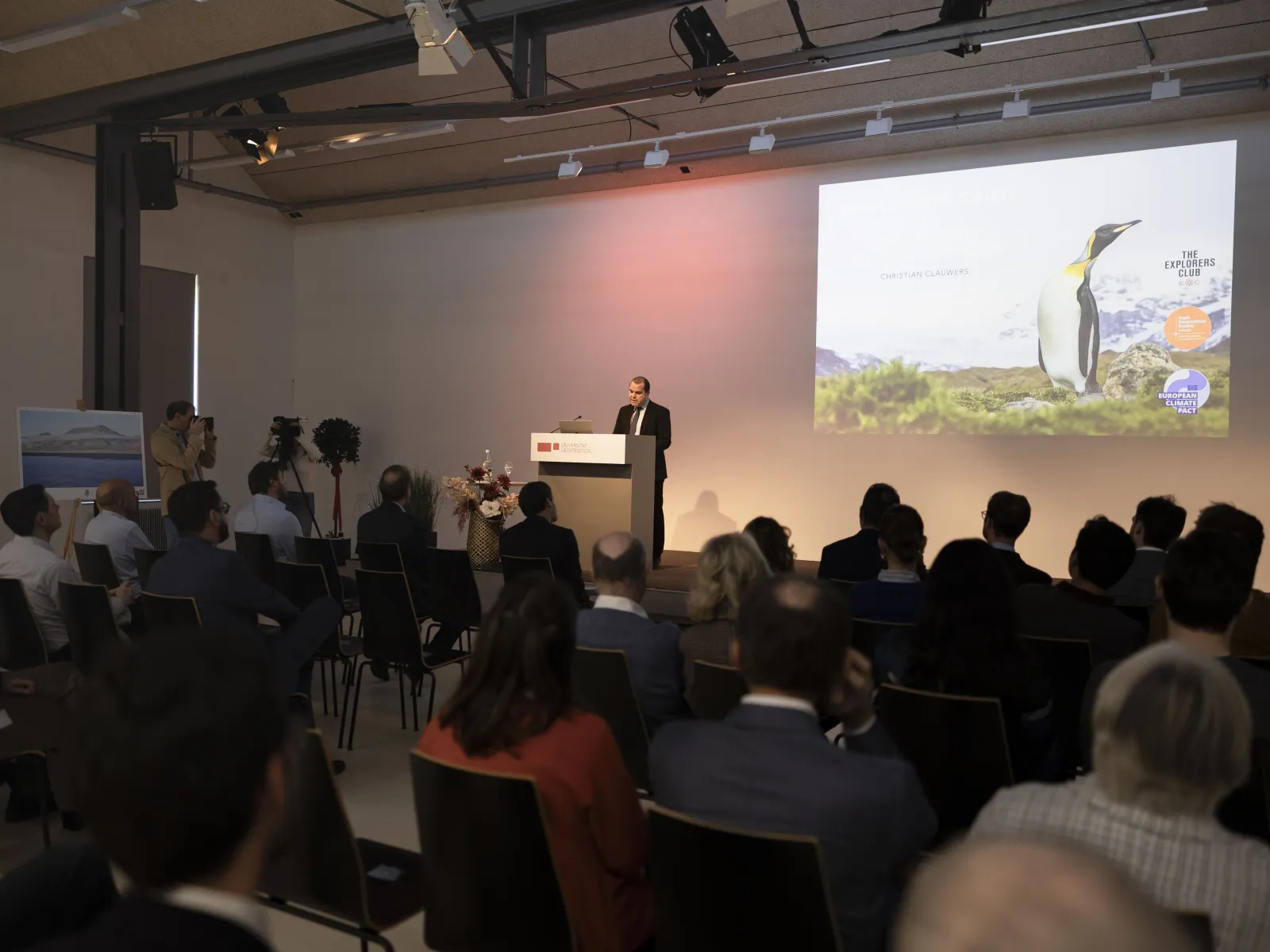 Vernissage Fotoausstellung Christian Clauwers am 7. Oktober 2025 an der Universität Liechtenstein.