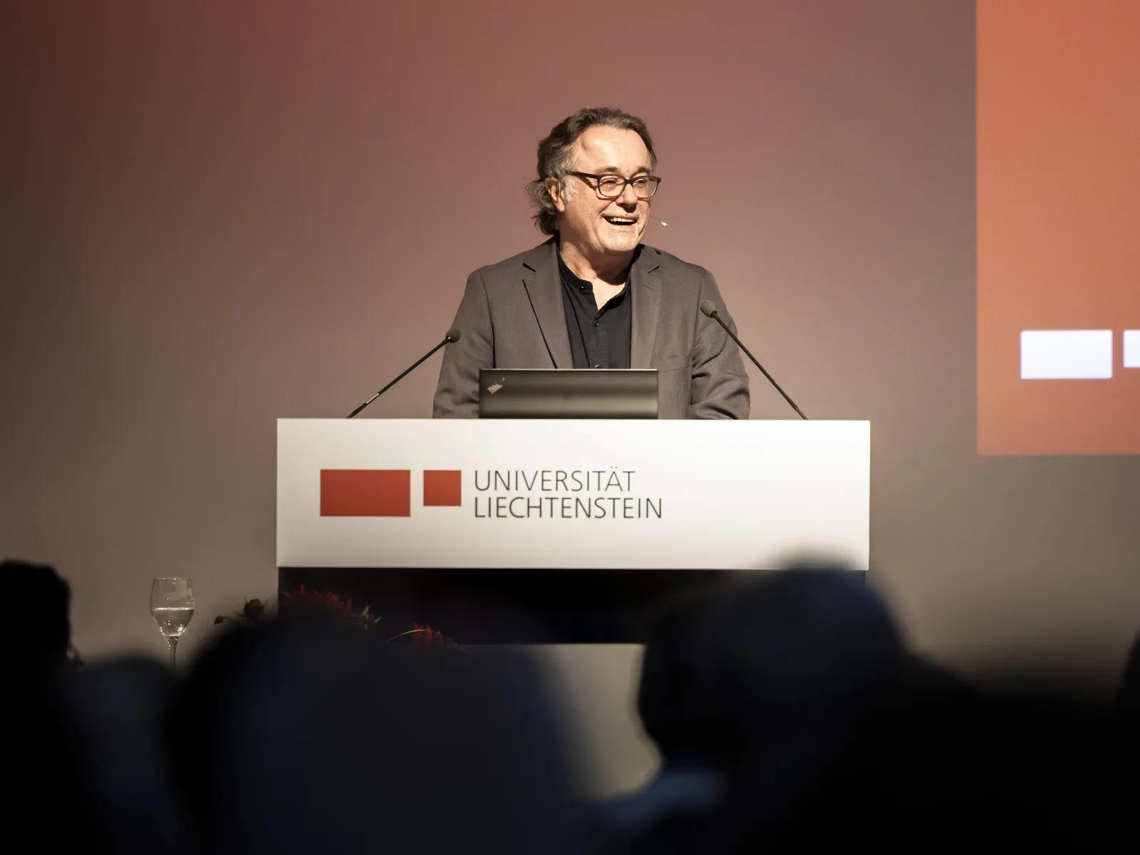 News_Campus-Gespraech_Michael-Zuern_Universitaet-Liechtenstein