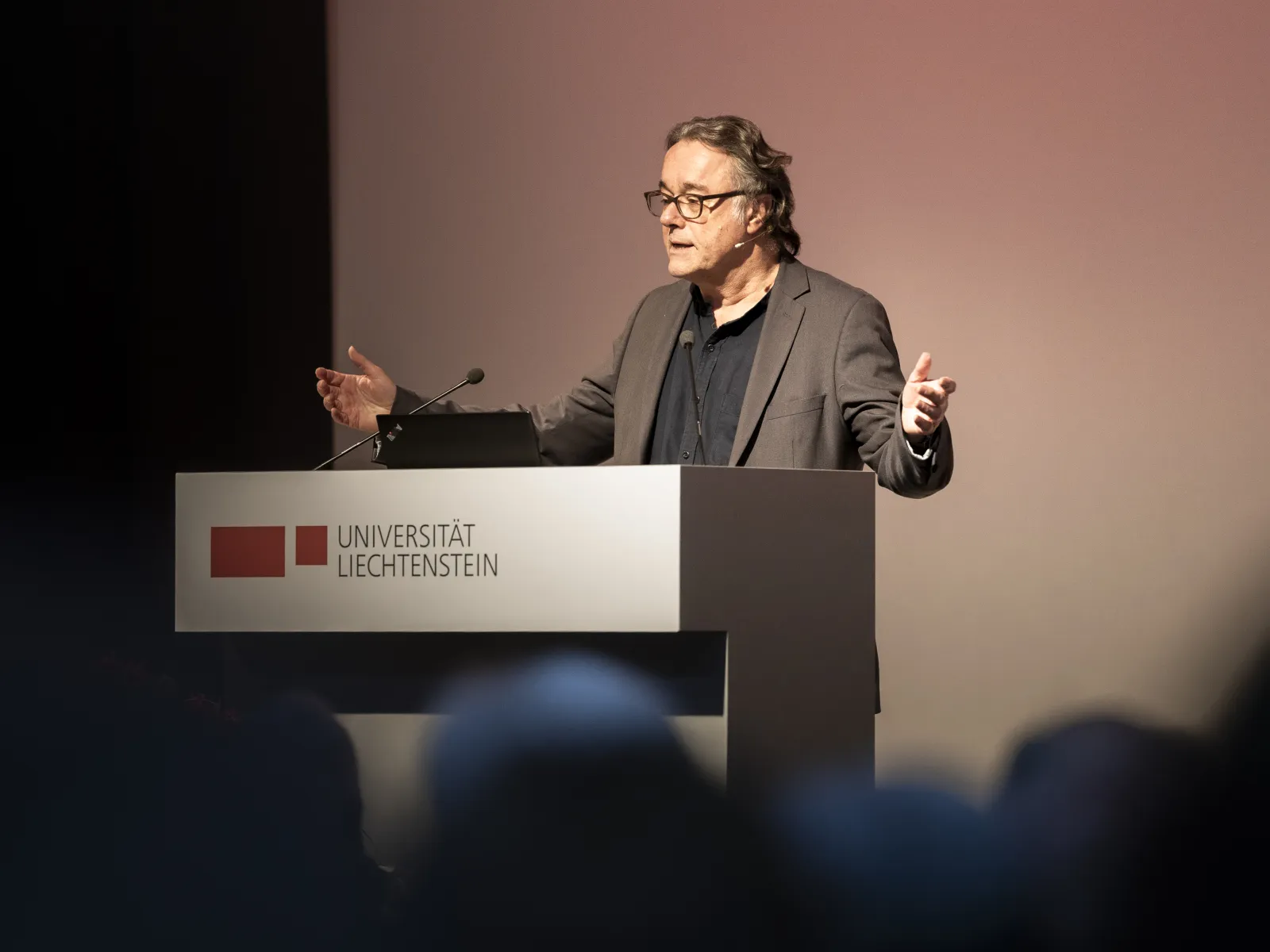 News_Campus-Gespraech_Michael-Zuern_Universitaet-Liechtenstein