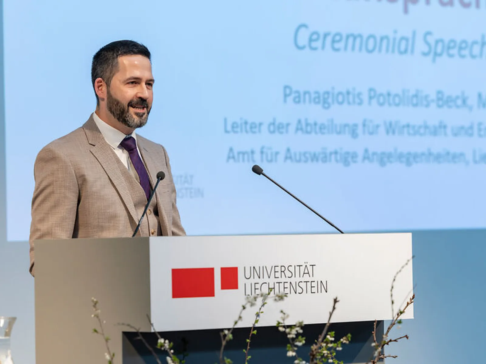 News_Diplomfeier_260327_Universitaet-Liechtenstein