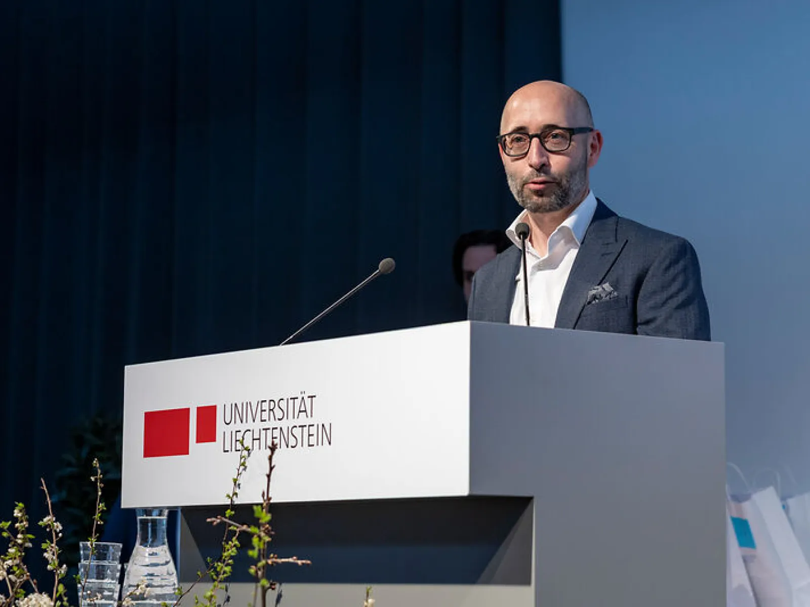 News_Diplomfeier_260327_Universitaet-Liechtenstein