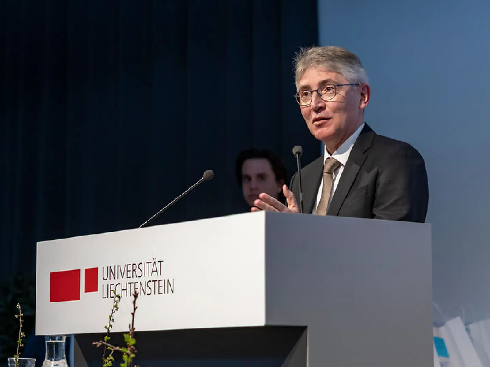 News_Diplomfeier_260327_Universitaet-Liechtenstein