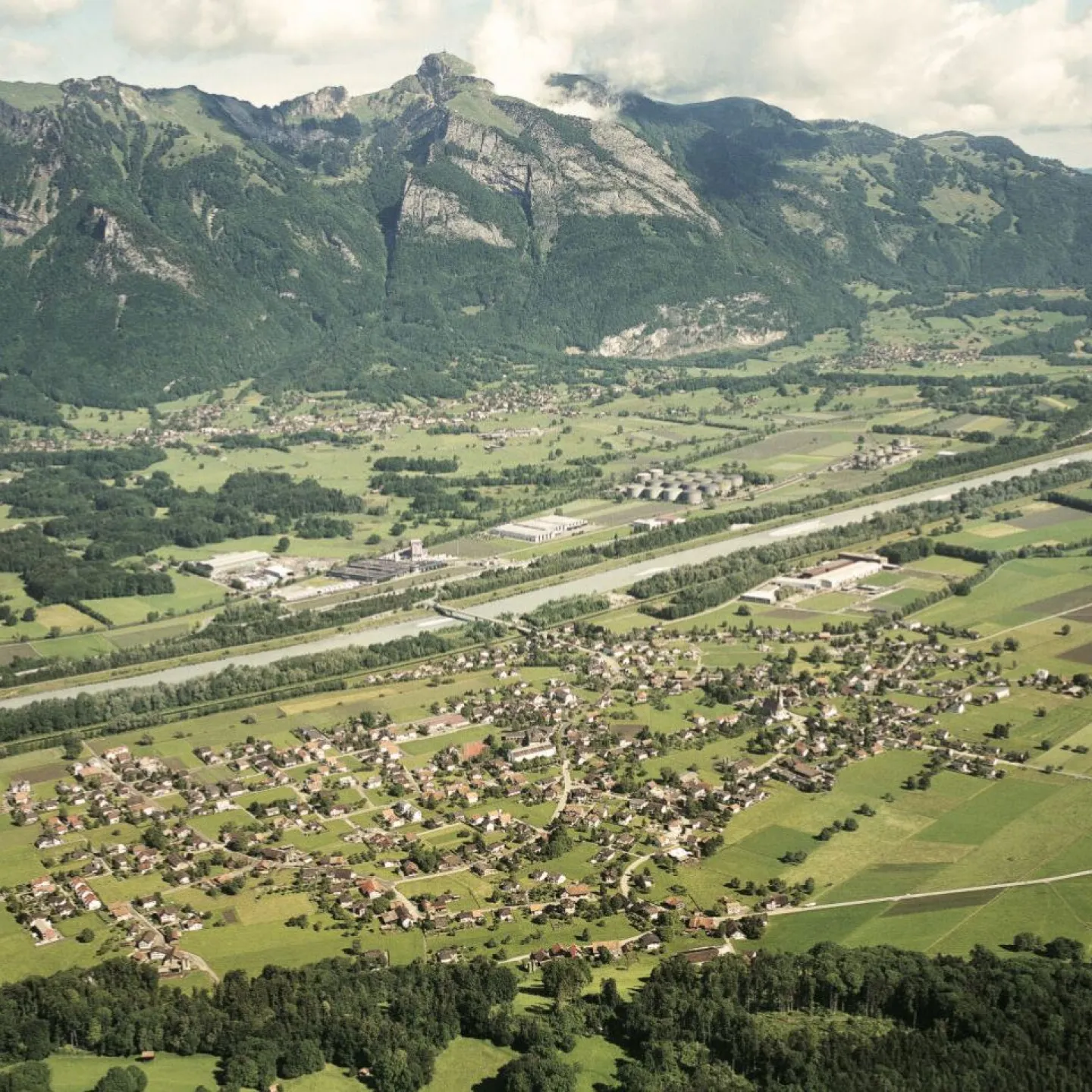 Luftbild des Rheintals