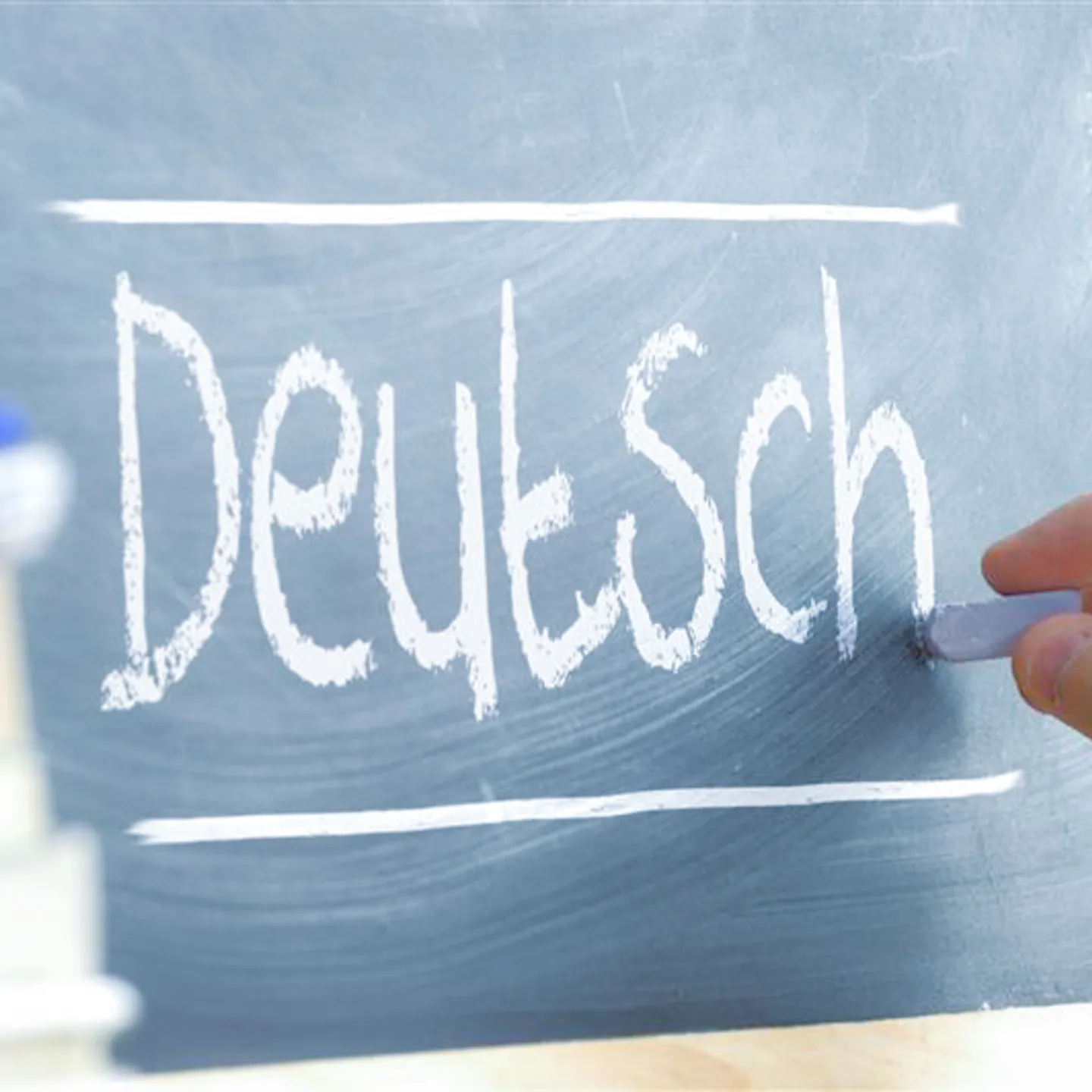 Schiefertafel mit Wort Deutsch Kreide