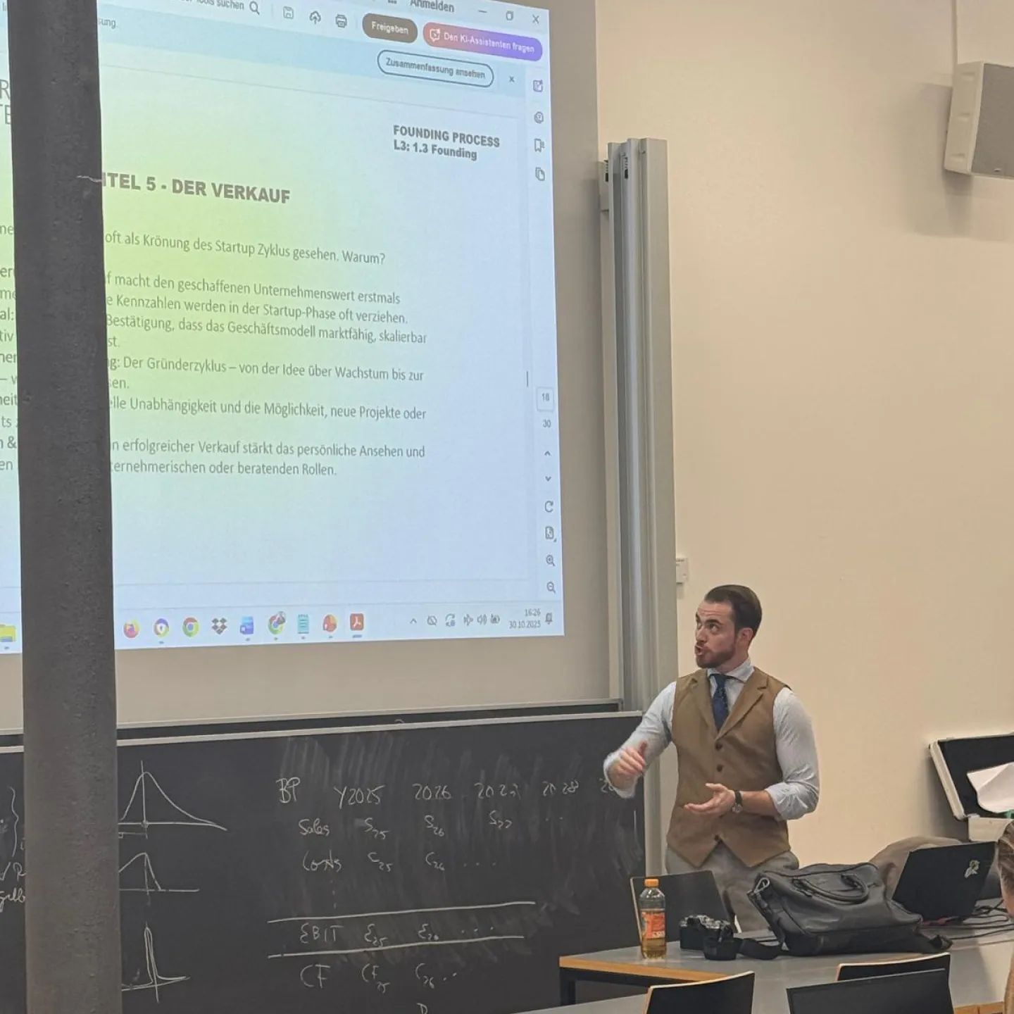 Max Meier während seines Vortrags