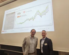 Prof. Stöckl und Teilnehmer der After-Work Lecture