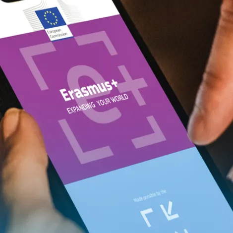 Handy mit aufgerufener Erasmus App