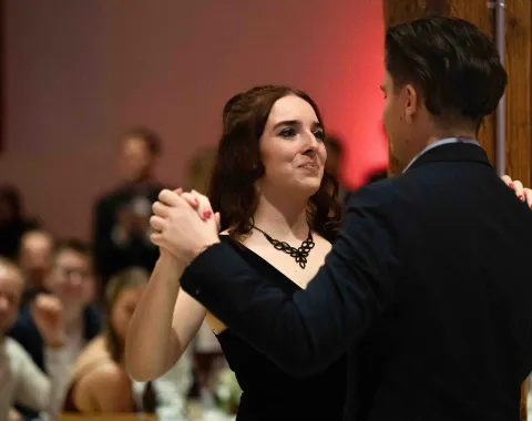 Tanzpaar-schwarzes-Kleid-Uniball-Liechtenstein