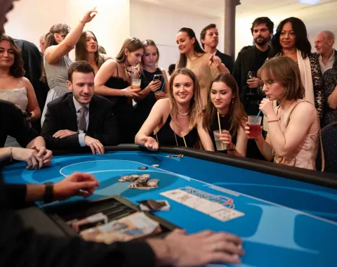 Gaeste-am-Pokertisch-Casinoevent-Uniball-Liechtenstein