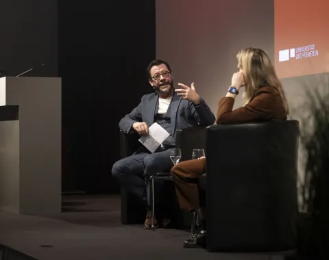 News_Campus-Gespraech_Luzia-Tschirky_Universitaet-Liechtenstein