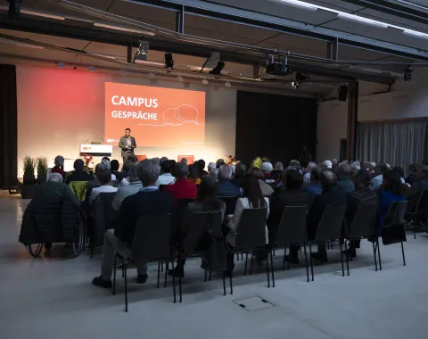 News_Campus-Gespraech_Michael-Zuern_Universitaet-Liechtenstein