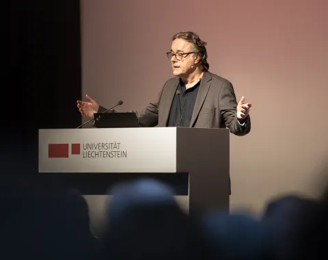 News_Campus-Gespraech_Michael-Zuern_Universitaet-Liechtenstein