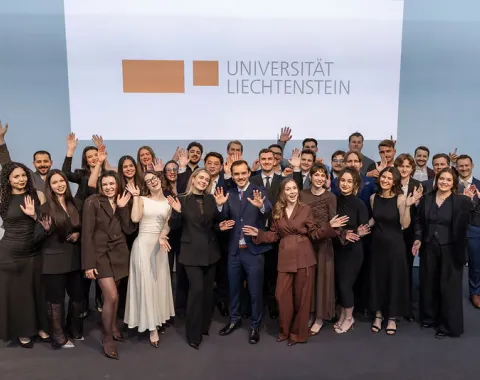 News_Diplomfeier_260327_Universitaet-Liechtenstein