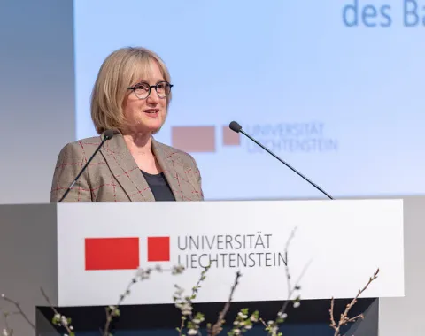 News_Diplomfeier_260327_Universitaet-Liechtenstein