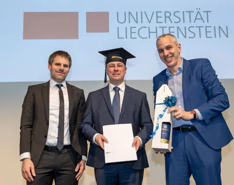 News_Diplomfeier_260327_Universitaet-Liechtenstein