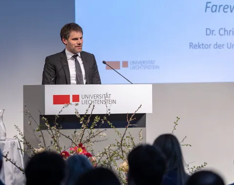 News_Diplomfeier_260327_Universitaet-Liechtenstein