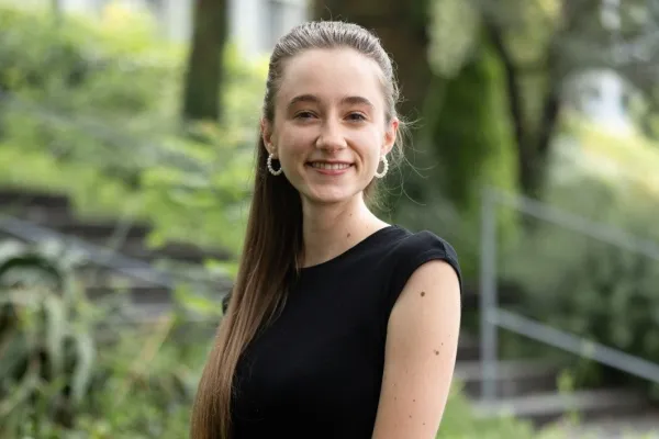 Lynn Weisker, ausgezeichnet für ihre hervorragende Masterarbeit.