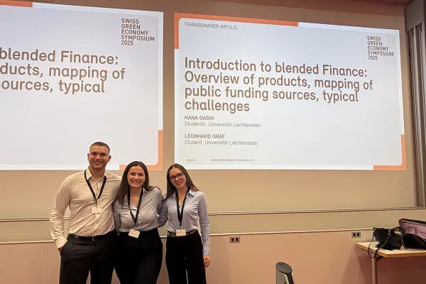 Leonhard Gräf, Hana Gashi and Katharina Bachinger (f. l.)