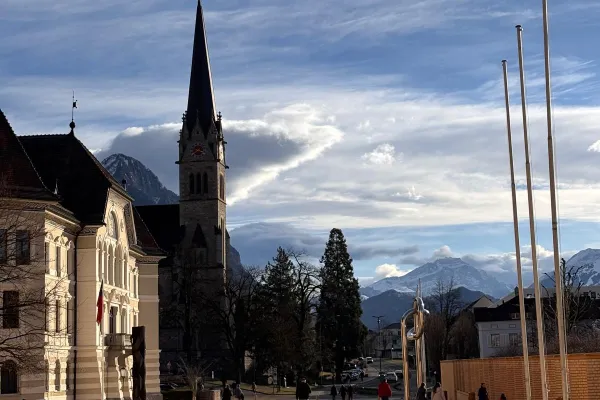Vaduzer Städtle: Blick auf die Kathedrale