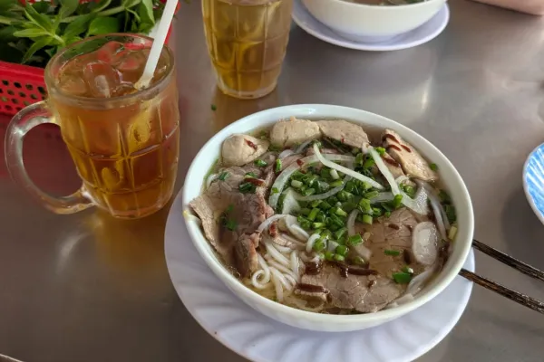 Vietnamesische Suppe