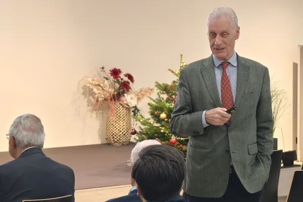 Hubertus Schumacher im Gespräch mit Teilnehmenden