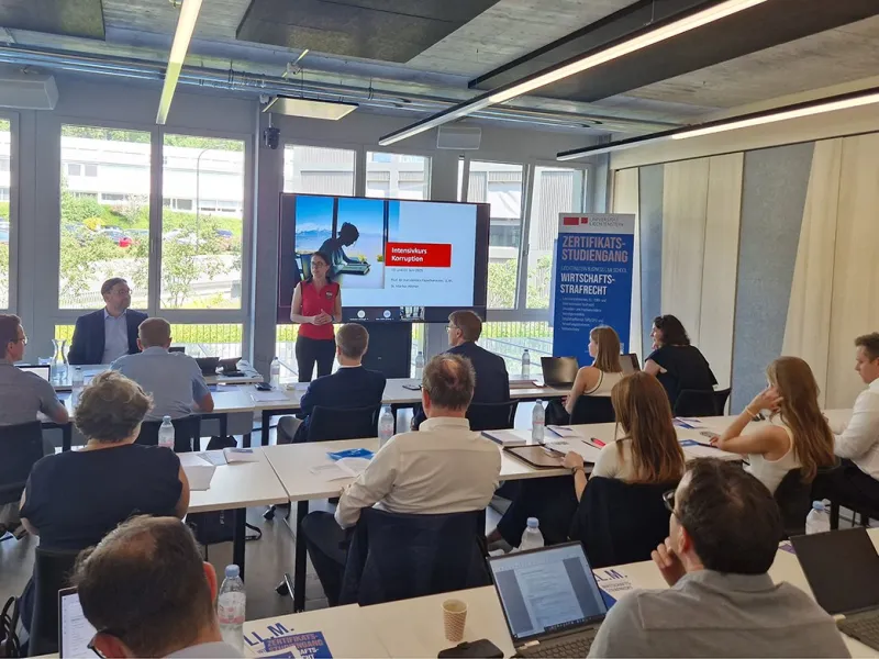 Prof. Dr. Konstantina Papathanasiou, LL.M. leitet den Intensivkurs Korruption an der Universität Liechtenstein, mit dem Fokus auf Erkennung von Korruption und dem Aufbau von Korruptionsdelikten im Strafgesetzbuch.