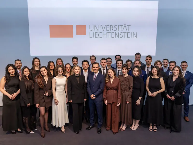 News_Diplomfeier_260327_Universitaet-Liechtenstein